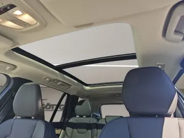 Volvo XC90 T8 Plus Dark PANO 360° HuD 7.SITZER LM21