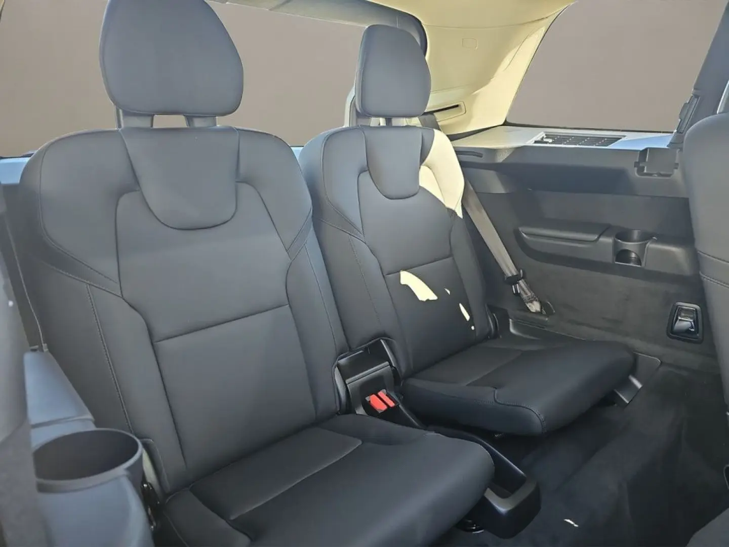 Volvo XC90 T8 Plus Dark PANO 360° HuD 7.SITZER LM21