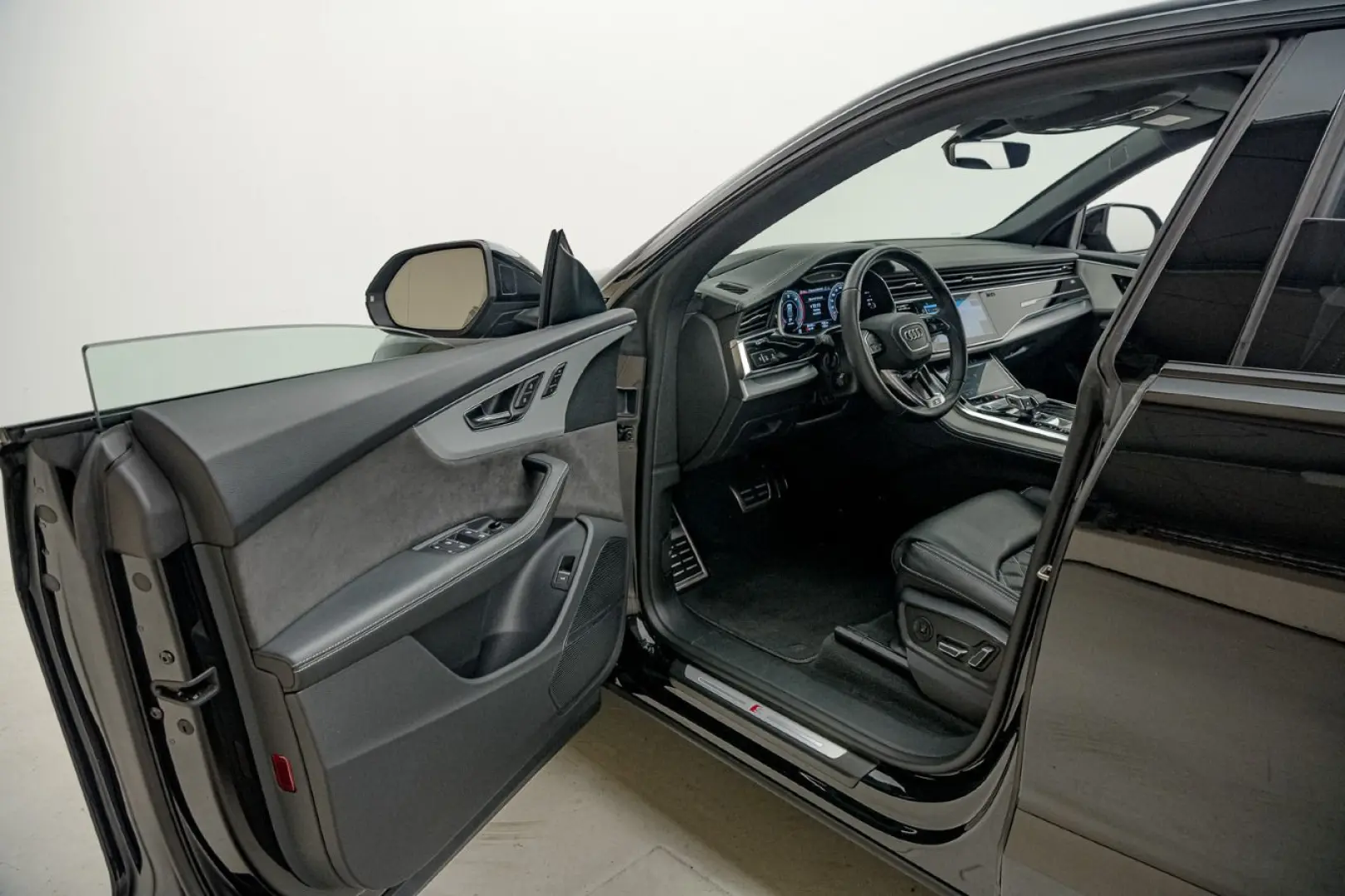 Q8 50 TDI TIPT*S-LINE*AHK*360*MATRIX*PANO*B&O**