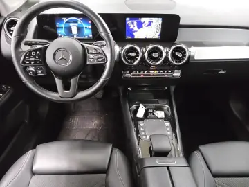 MERCEDES BENZ GLB200 d Style LED LEASING