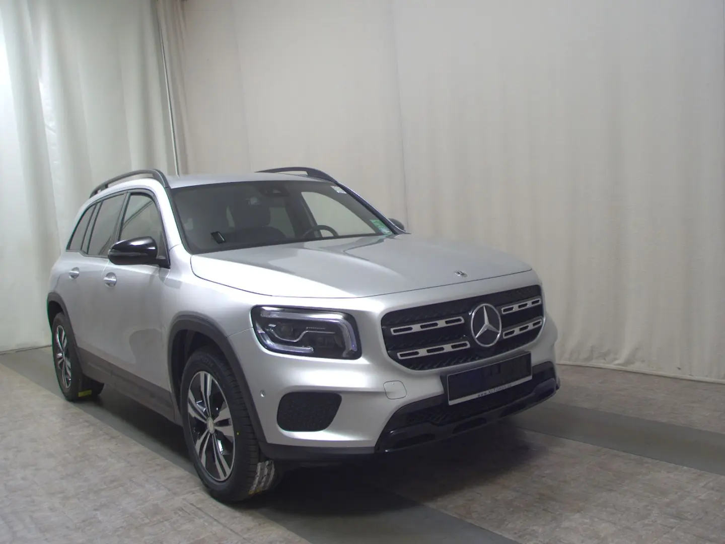 MERCEDES BENZ GLB200 Progressive Night Multibeam