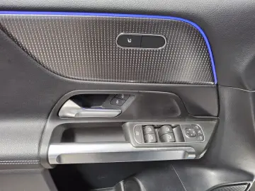 MERCEDES BENZ GLB200 Progressive Night Multibeam