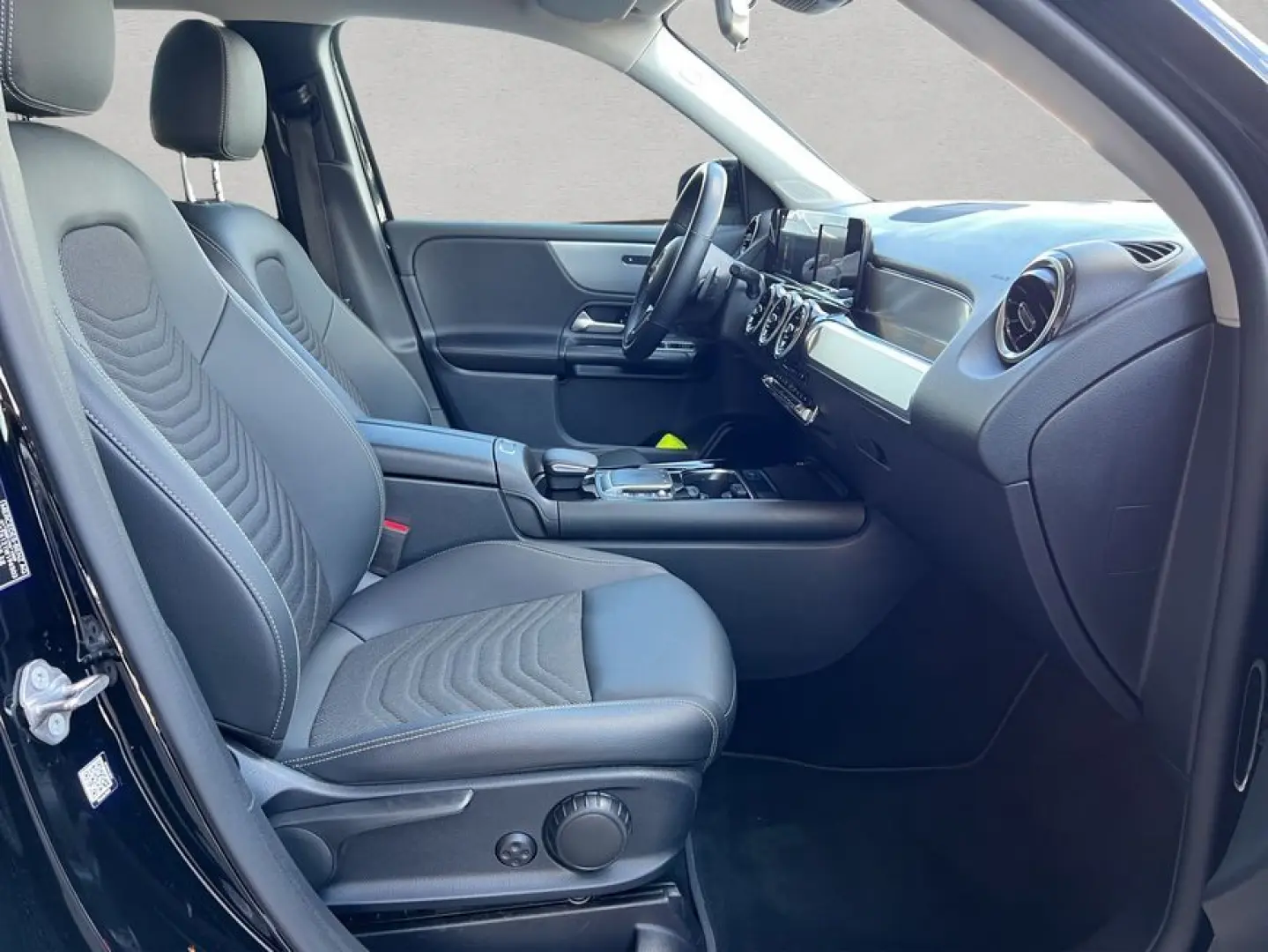 MERCEDES BENZ GLB200 d Style LEASING