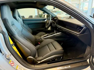 911 992 Turbo S LIFT/Glasdach/ACC/Burmester