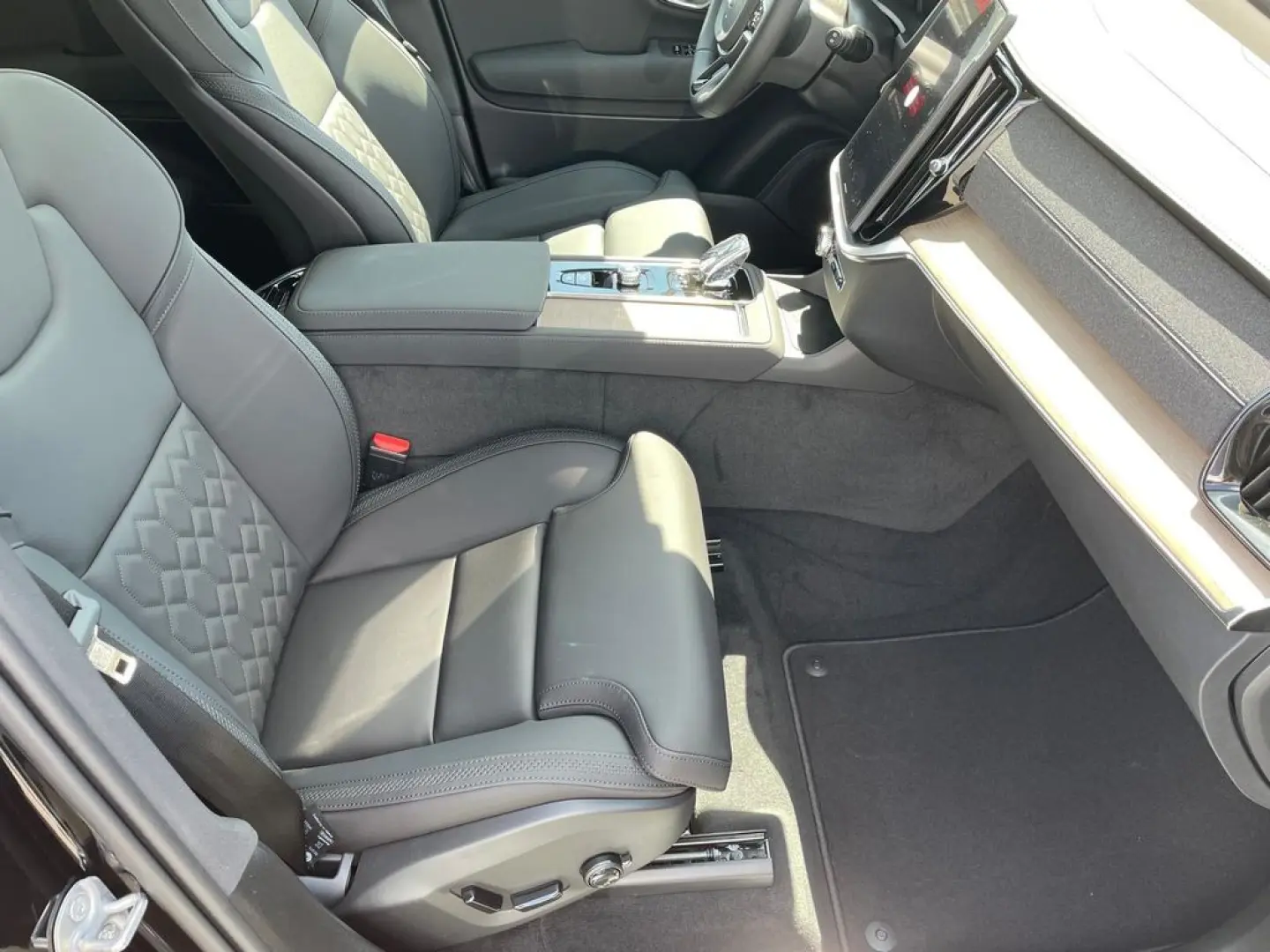 Volvo XC90 Recharge T8 Plus Dark