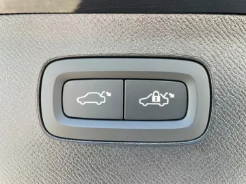 Volvo XC90 Recharge T8 Plus Dark