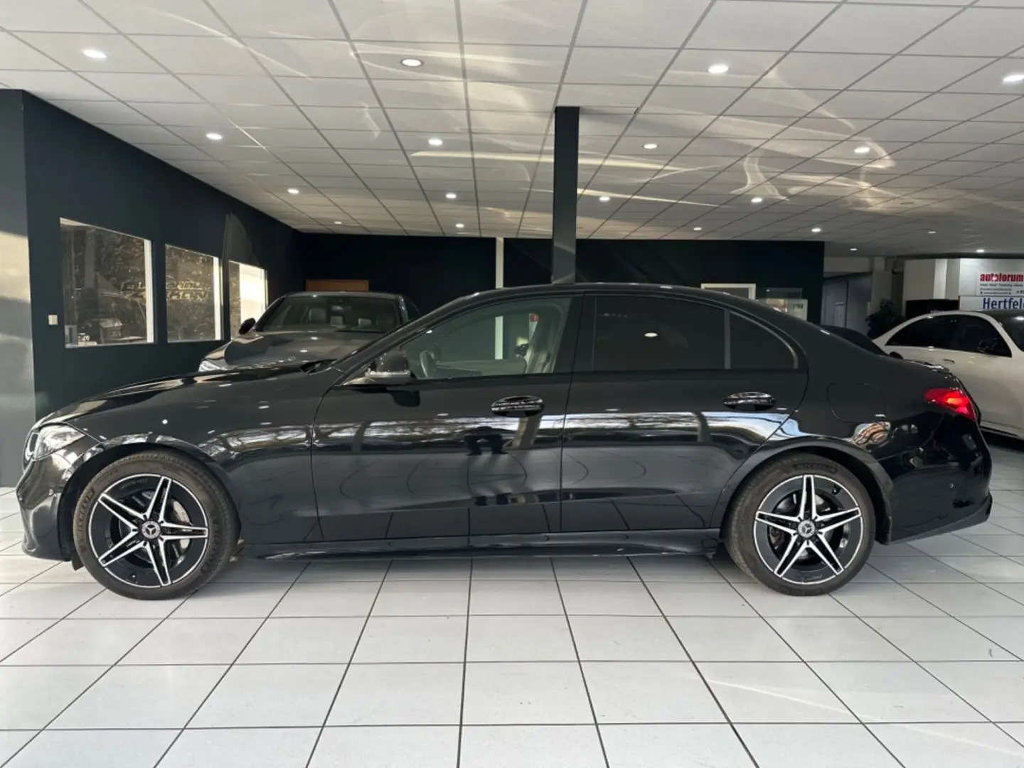 C 300 e Limo*AMG-LINE*KAMERA*CARPLAY*NIGHT*LEDER