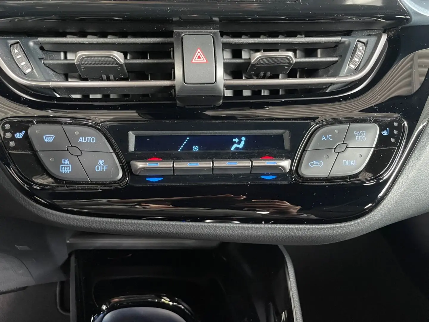 C-HR 2.0 Hybrid Team D *LED*ACC*CarPlay*CAM*SHZ*