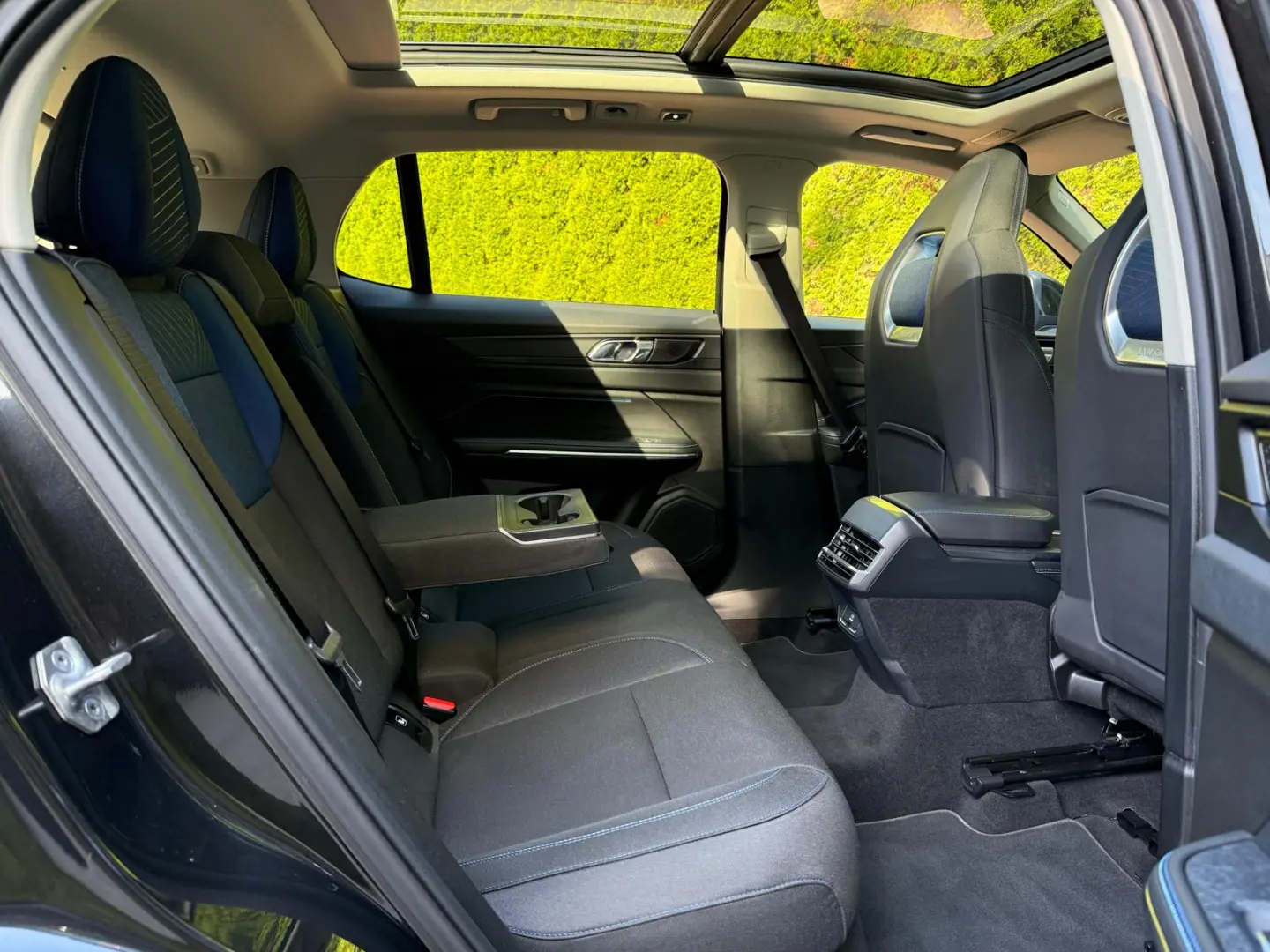 Lynk&Co 01 1.5 T Aut PHEV PANO+LED+NAVI+ACC+MEMO+SHZ+360