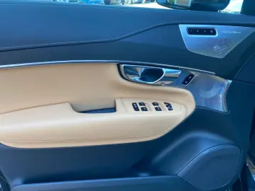 XC90 T8 Plus Bright AWD AHK 360 Pano Head-Up Bow