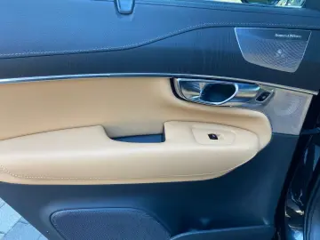 XC90 T8 Plus Bright AWD AHK 360 Pano Head-Up Bow