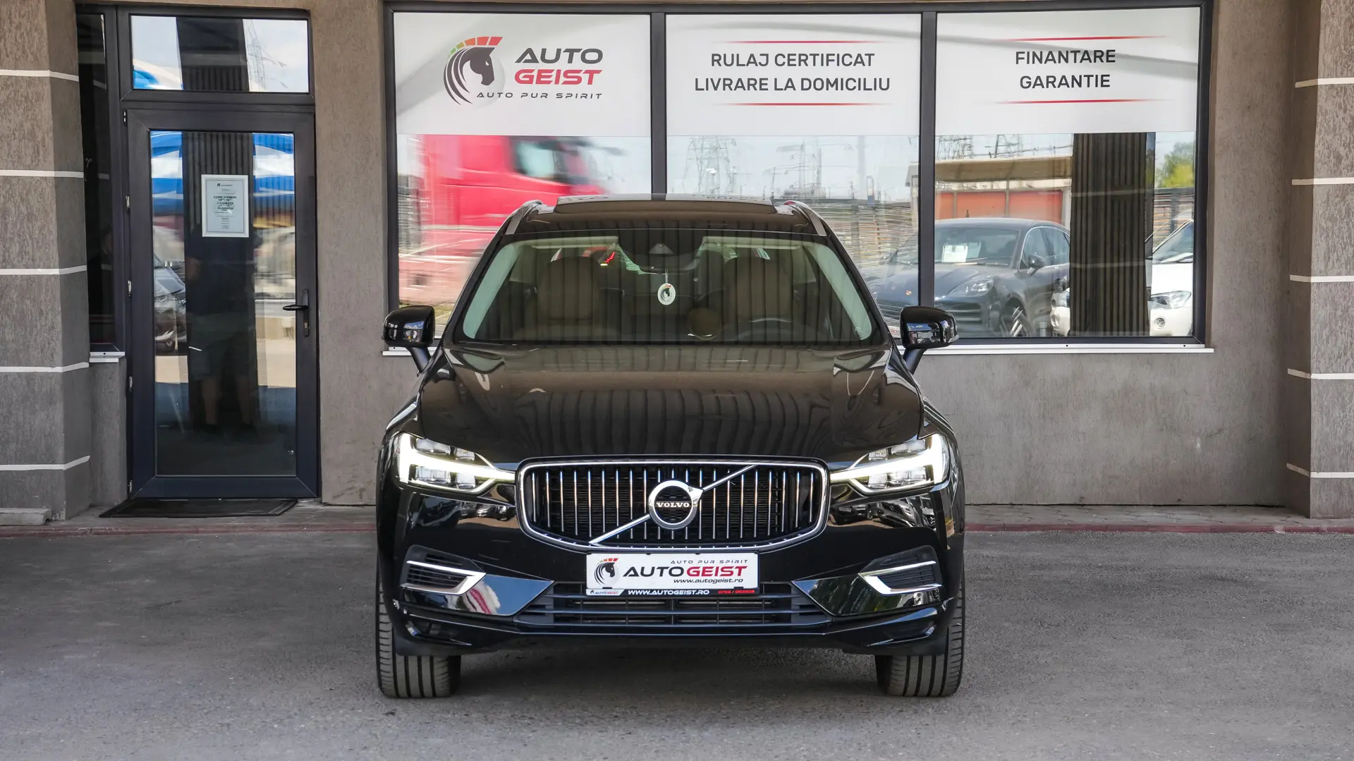 VOLVO XC60 T8