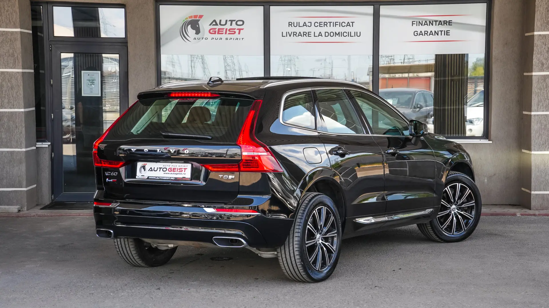 VOLVO XC60 T8