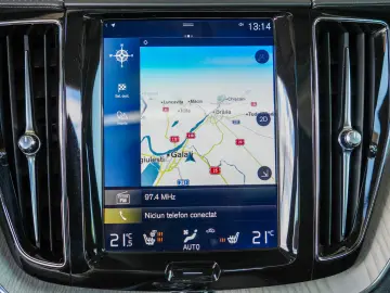 VOLVO XC60 T8