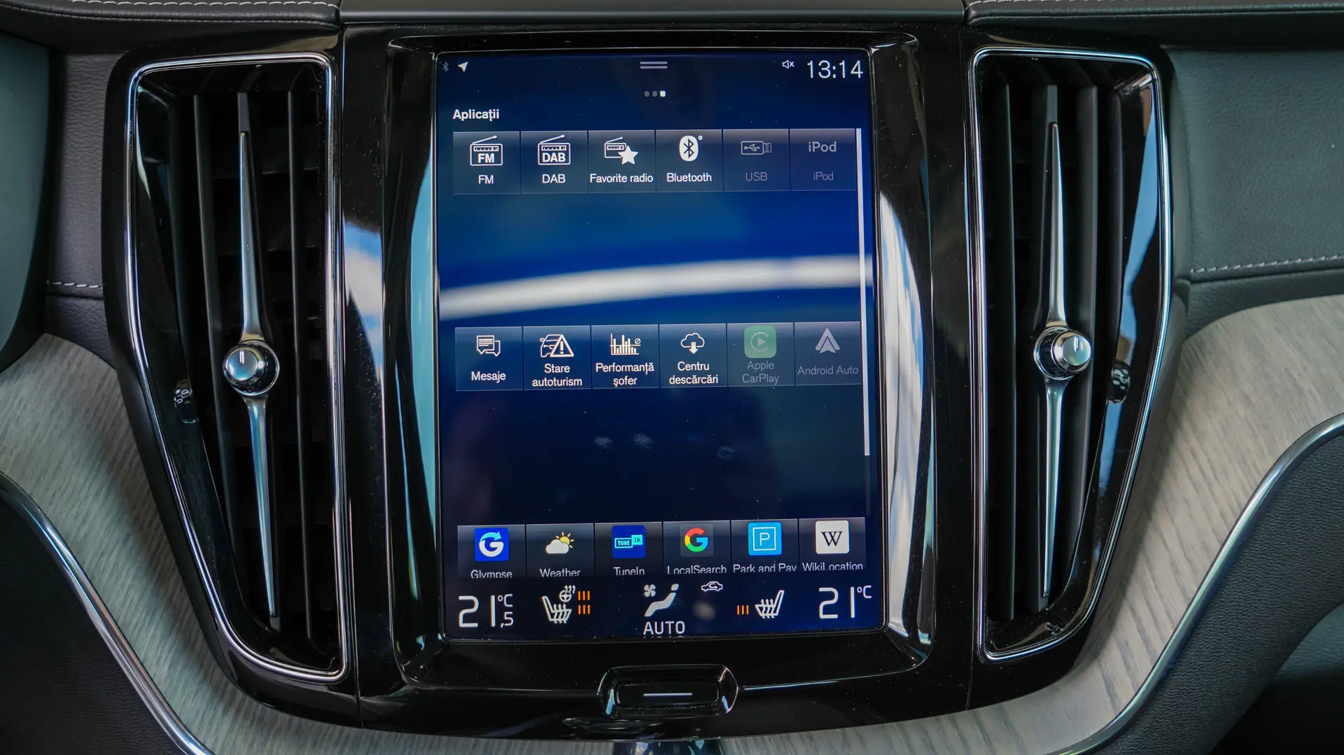 VOLVO XC60 T8