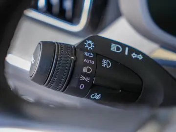 VOLVO XC60 T8