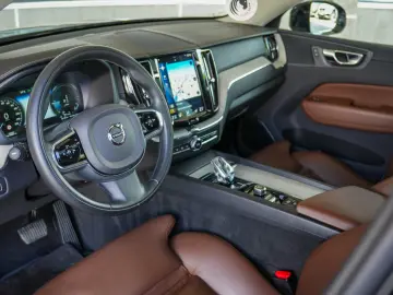 VOLVO XC60 T8