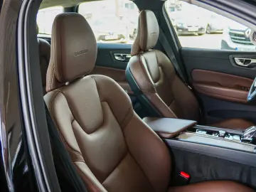 VOLVO XC60 T8