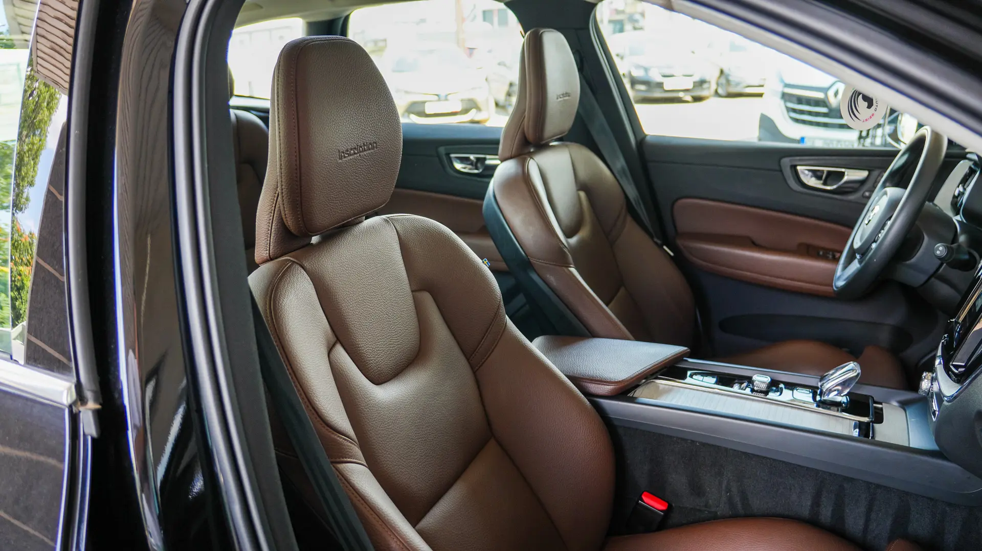 VOLVO XC60 T8
