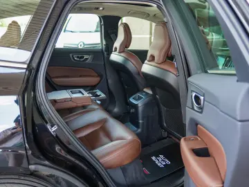 VOLVO XC60 T8