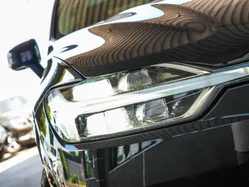 VOLVO XC60 T8