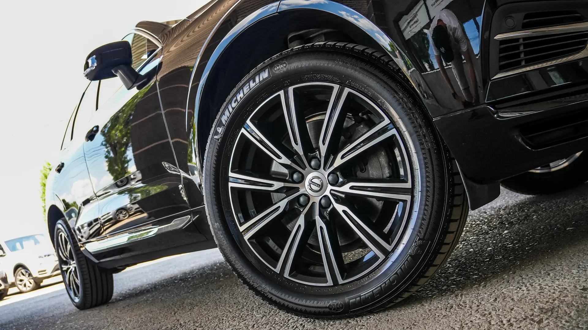 VOLVO XC60 T8
