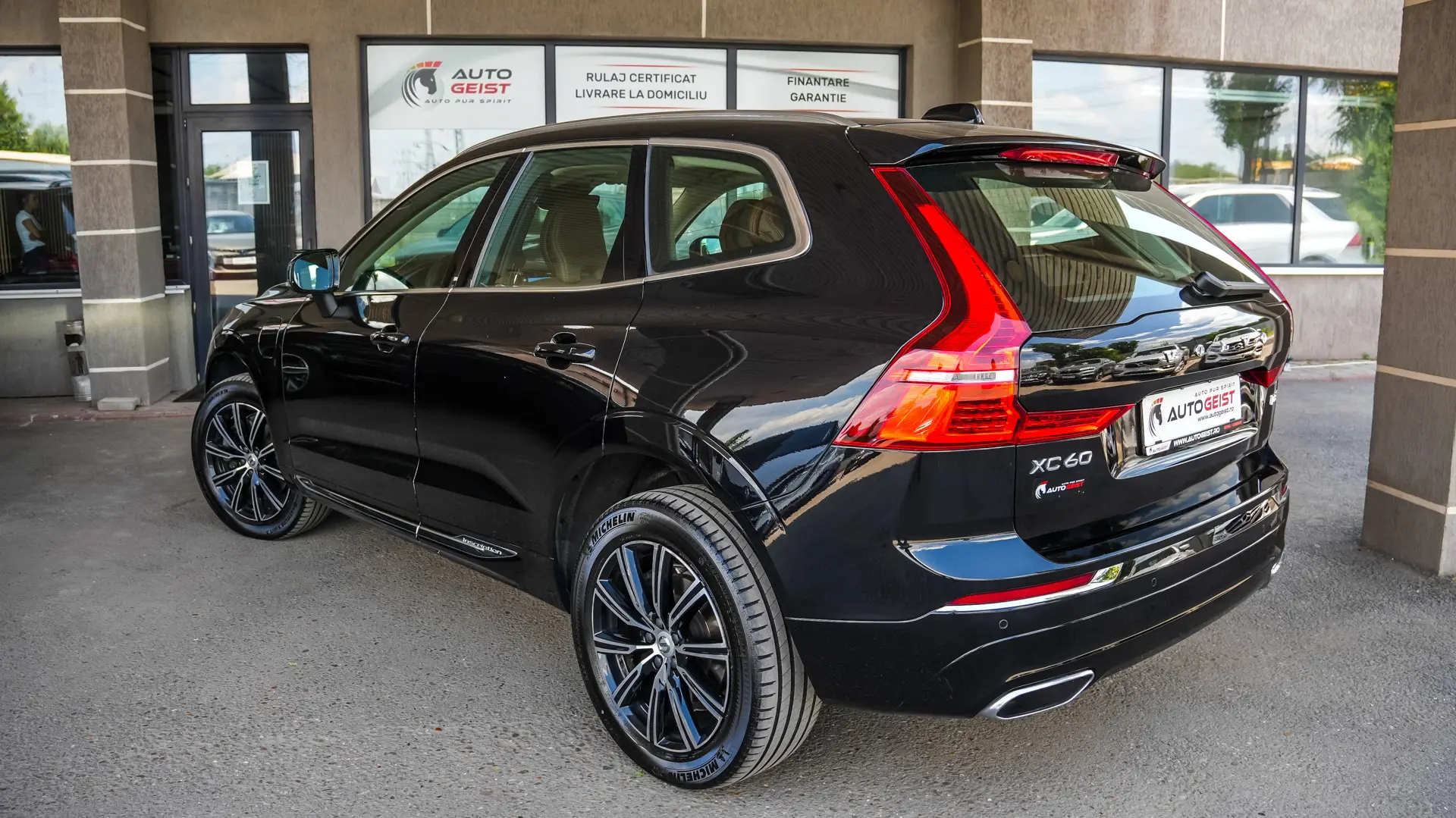 VOLVO XC60 T8