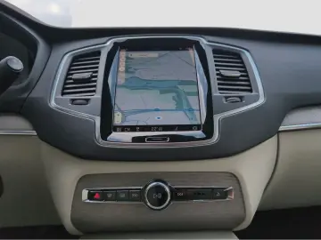 XC90+Recharge+T8+AWD+GT+Standhg+Lenkradhg+PilotA