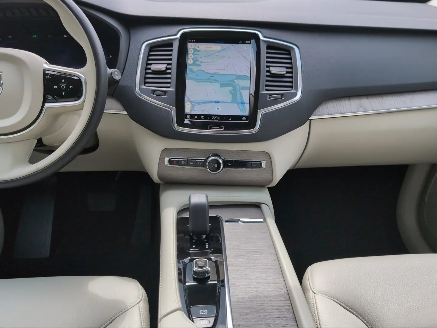 XC90+Recharge+T8+AWD+GT+Standhg+Lenkradhg+PilotA