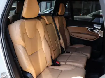 XC90 T8 AWD Plus Bright NP:106.180,-//FOUR-C/AHK