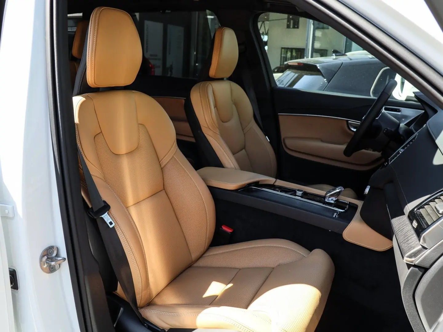 XC90 T8 AWD Plus Bright NP:106.180,-//FOUR-C/AHK