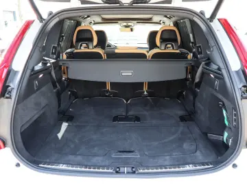 XC90 T8 AWD Plus Bright NP:106.180,-//FOUR-C/AHK