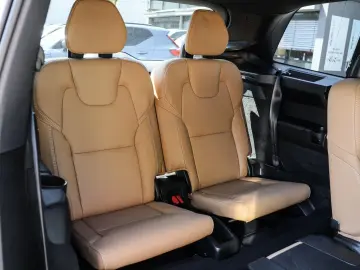 XC90 T8 AWD Plus Bright NP:106.180,-//FOUR-C/AHK