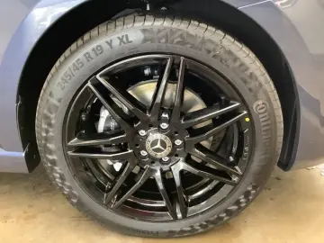 V 300 d Avantgarde Edition AMG AIRMATIC/AHK2,5t