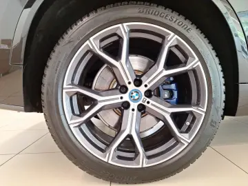 X5 xDrive45e M Sport Laser DA PA+ Pano KomfSitze