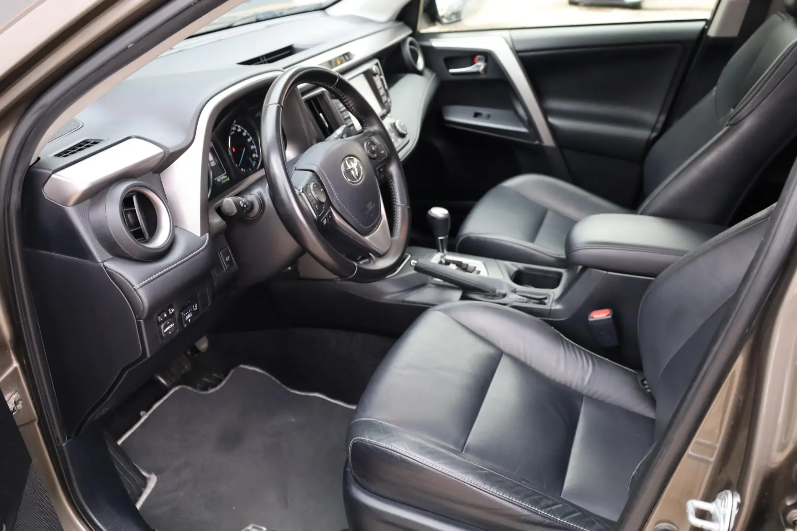 Toyota RAV4 2.5 VVT-i HSD 4x4 Luxury
