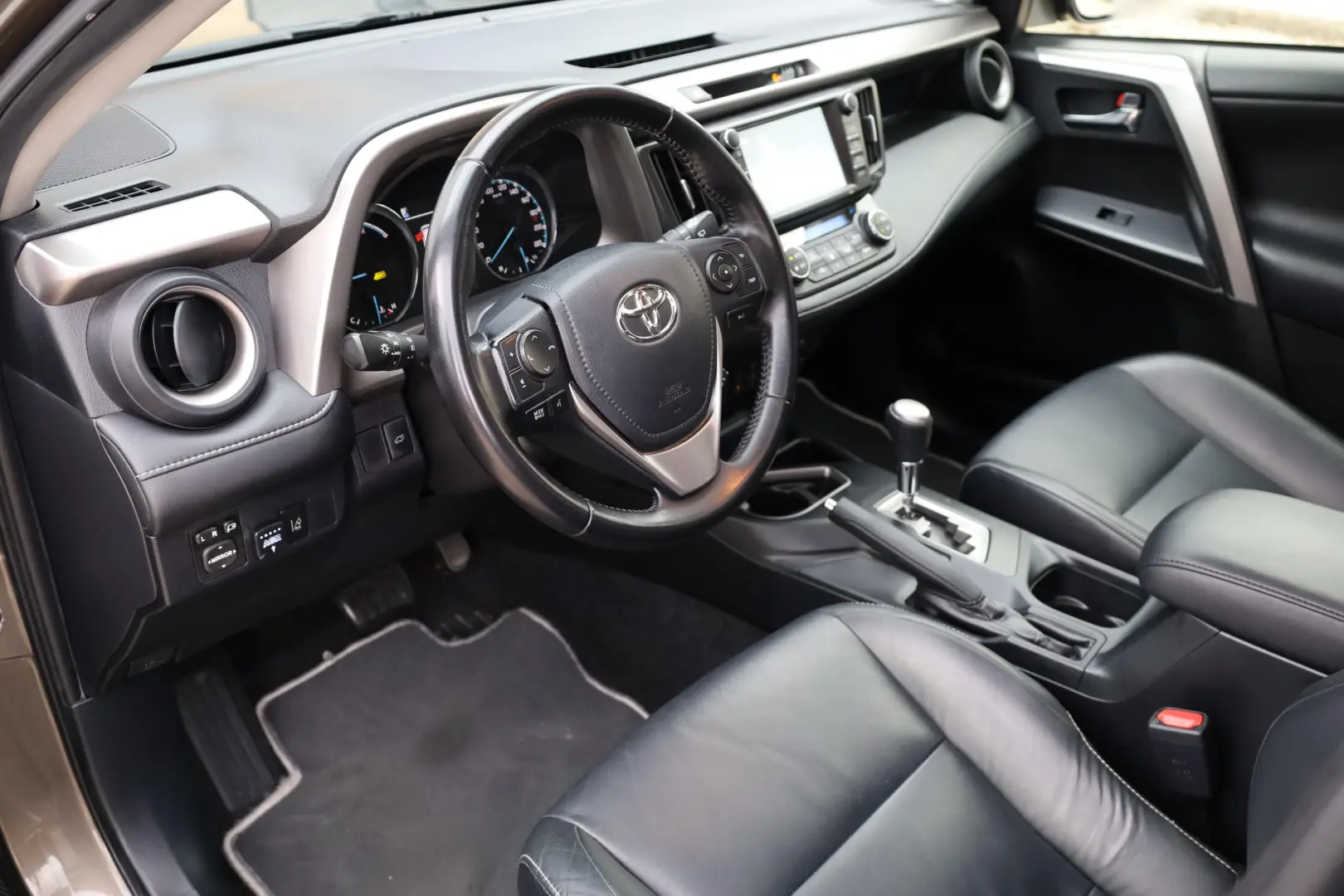 Toyota RAV4 2.5 VVT-i HSD 4x4 Luxury