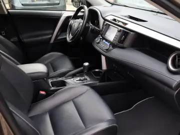 Toyota RAV4 2.5 VVT-i HSD 4x4 Luxury