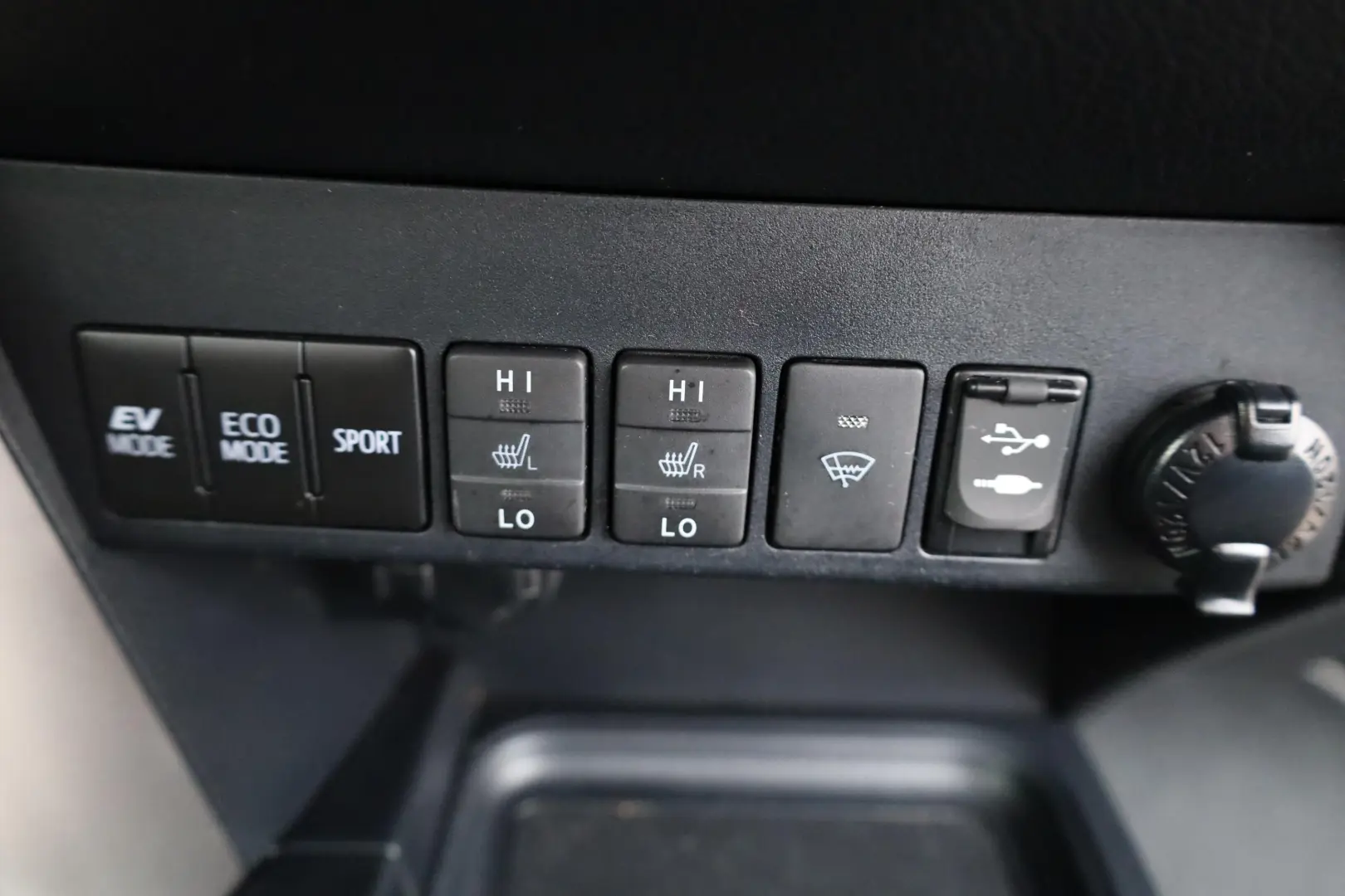 Toyota RAV4 2.5 VVT-i HSD 4x4 Luxury