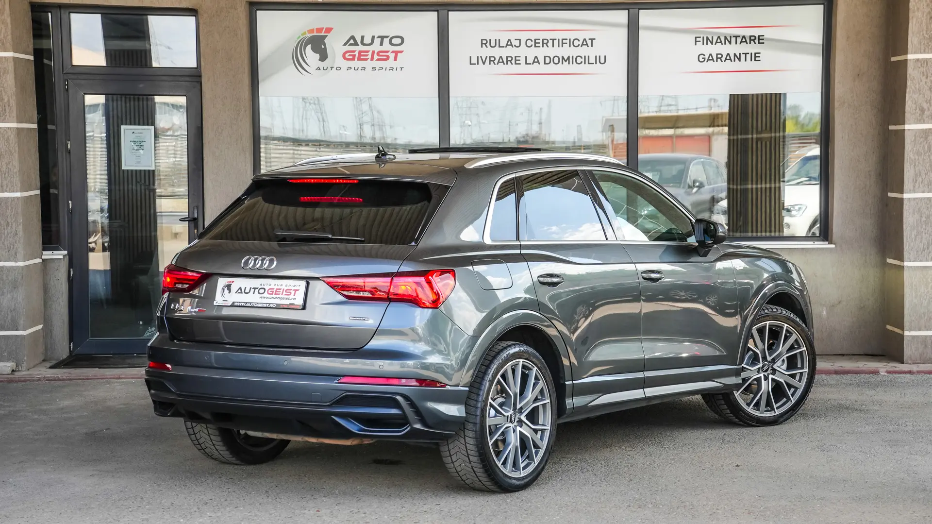AUDI Q3 40 2.0TFSI S LINE