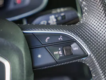AUDI Q3 40 2.0TFSI S LINE