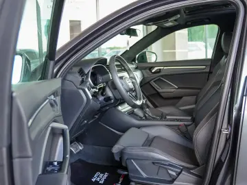 AUDI Q3 40 2.0TFSI S LINE