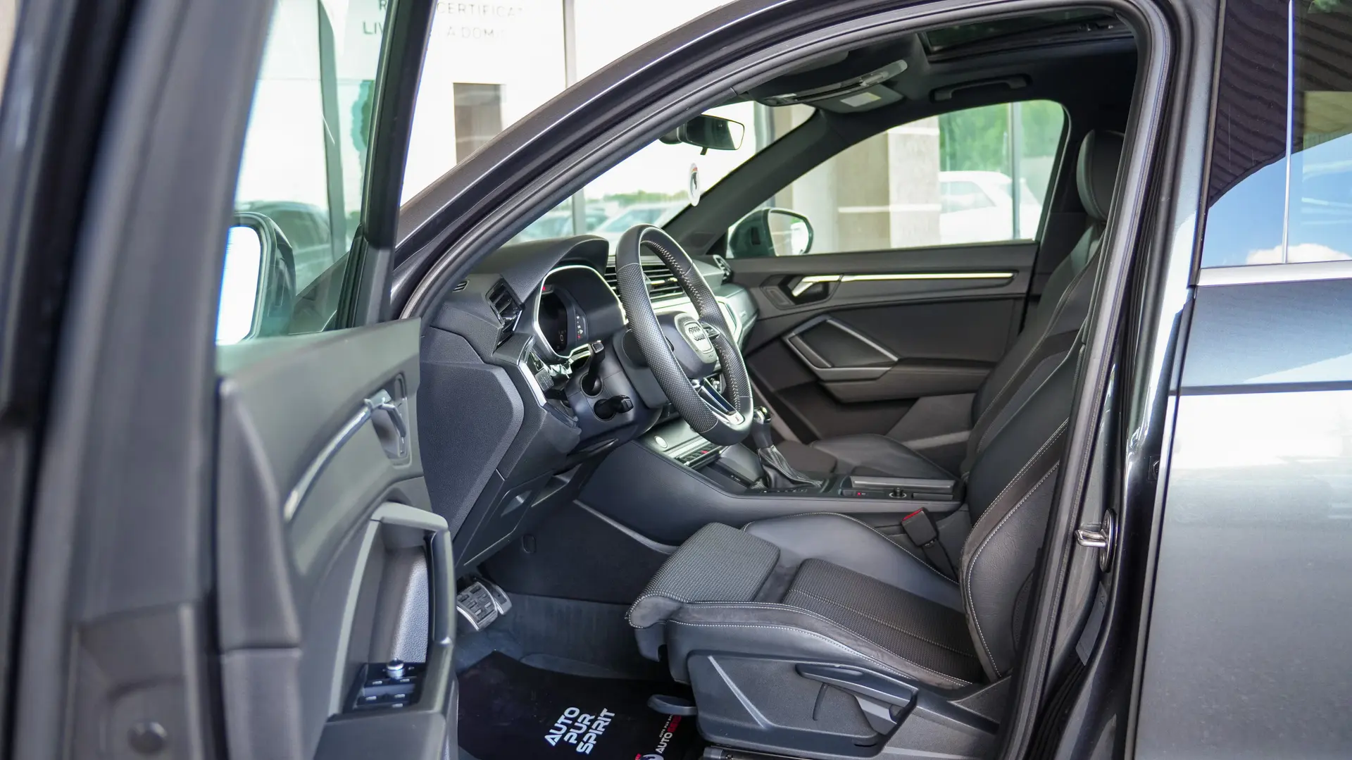 AUDI Q3 40 2.0TFSI S LINE