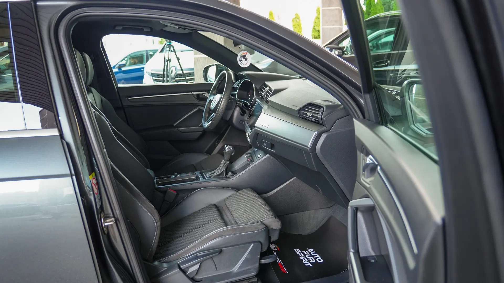 AUDI Q3 40 2.0TFSI S LINE