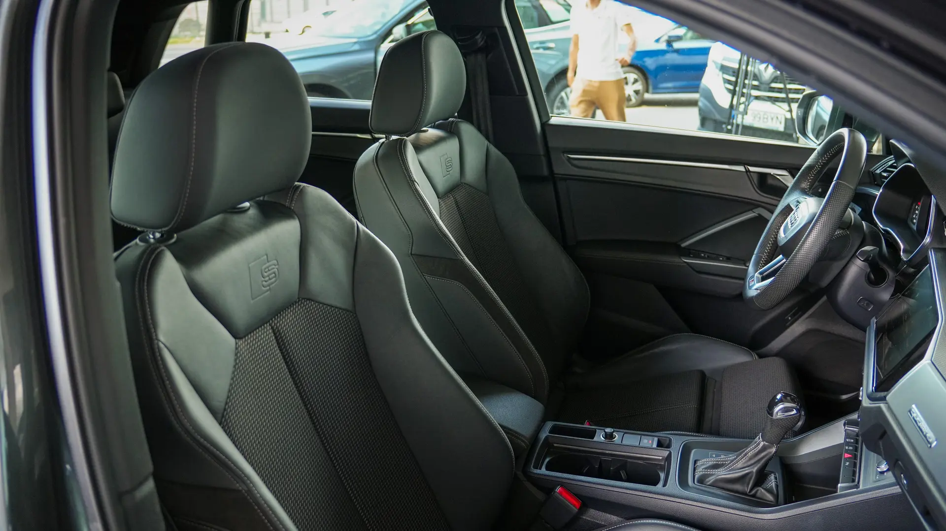AUDI Q3 40 2.0TFSI S LINE