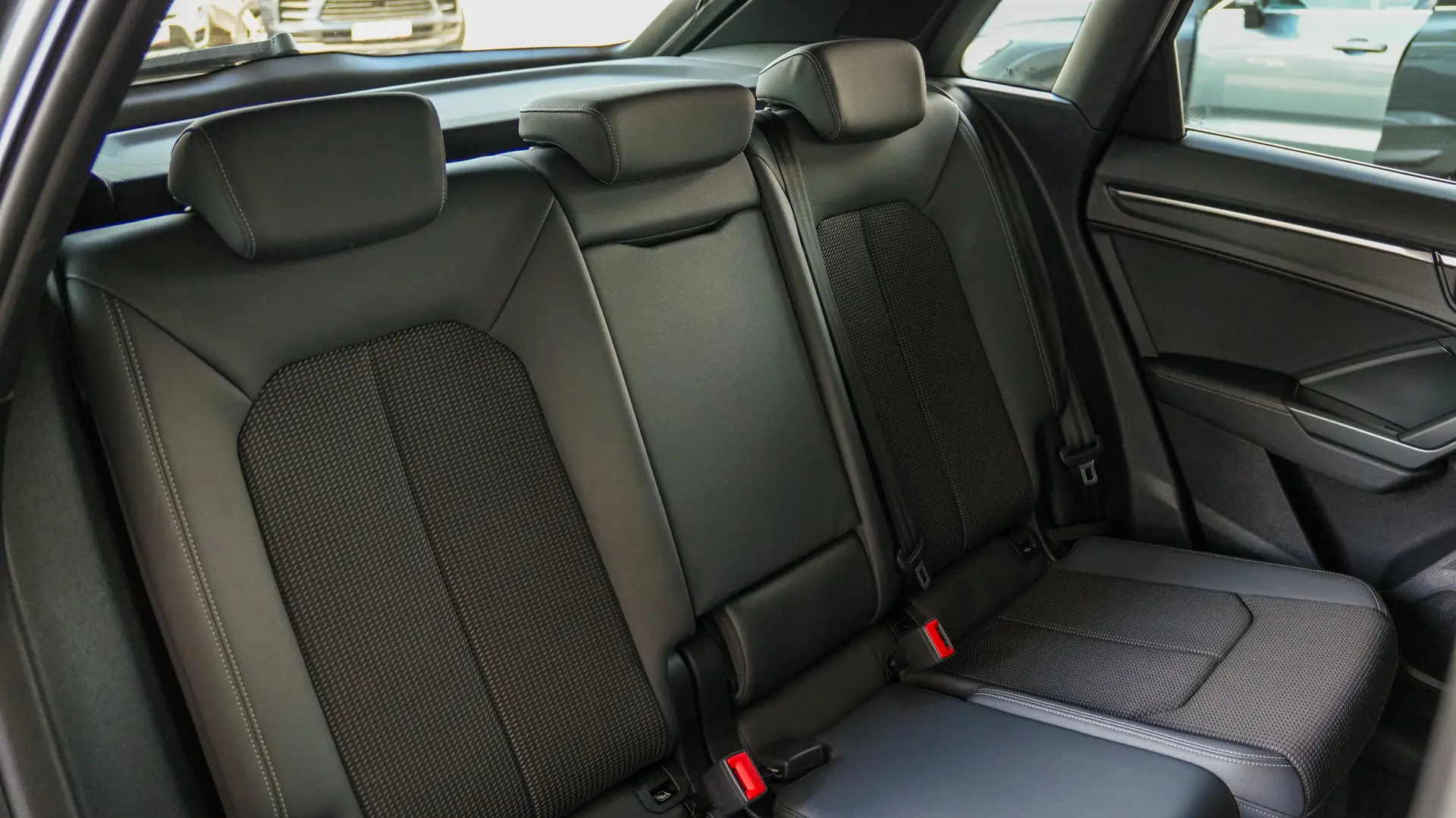 AUDI Q3 40 2.0TFSI S LINE