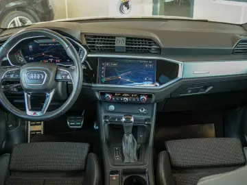 AUDI Q3 40 2.0TFSI S LINE