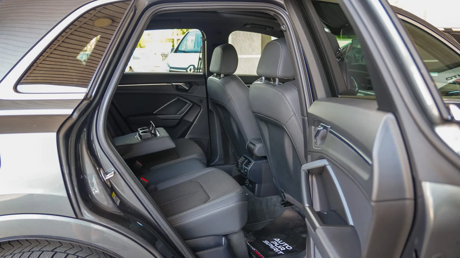AUDI Q3 40 2.0TFSI S LINE