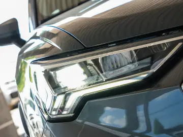 AUDI Q3 40 2.0TFSI S LINE