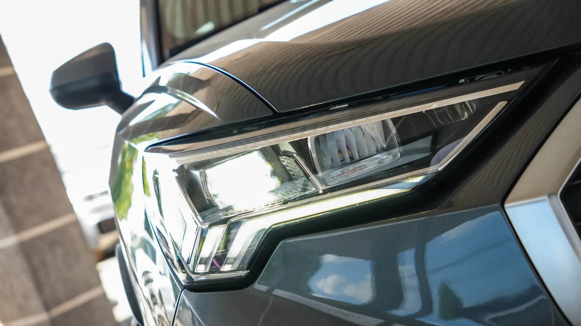AUDI Q3 40 2.0TFSI S LINE
